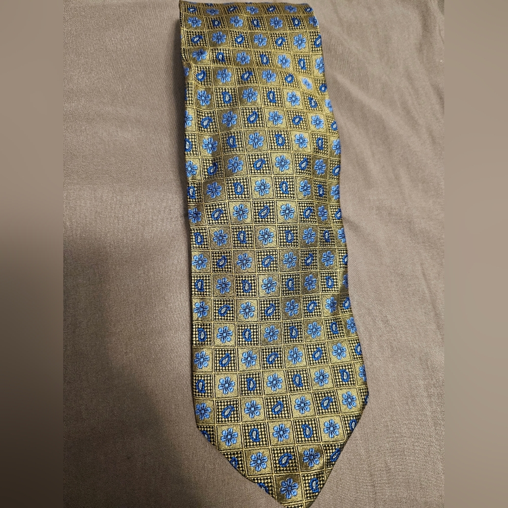 Robert Talbott     Elegant Blue and Gold Patterned Men's Tie